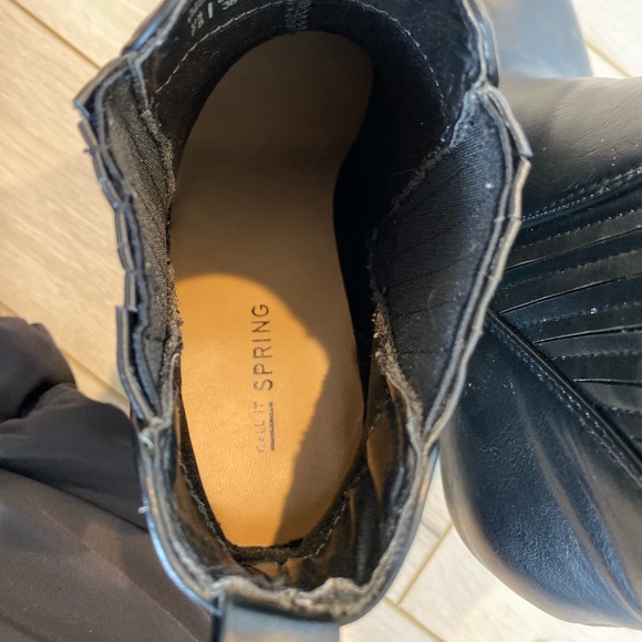 Black Boots - Picture 4 of 4